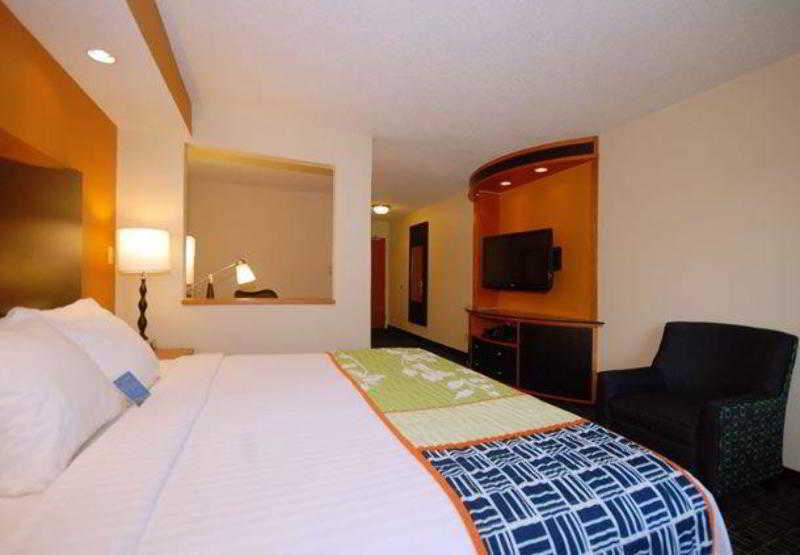 Fairfield Inn & Suites Canton Норт-Кантон Номер фото